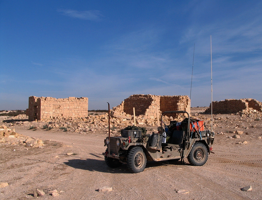 photo "Portrait on a background of ruins ... (Ford M151A2 MUTT)" tags: landscape, technics, 