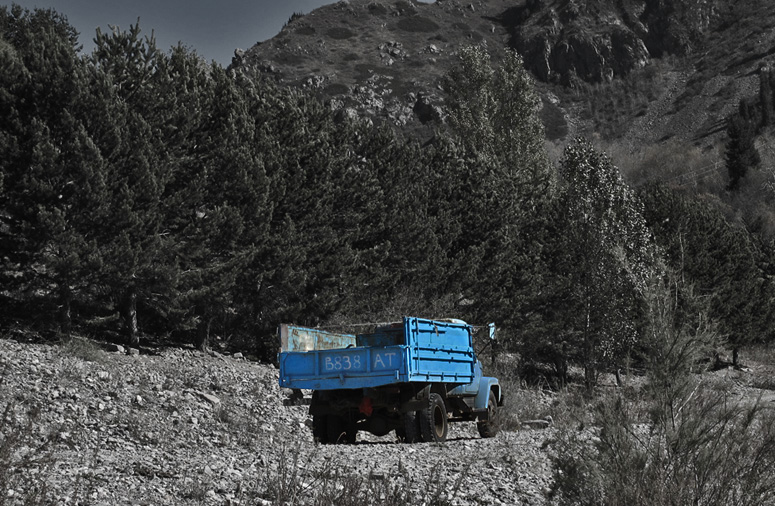 photo "Blue van" tags: digital art, landscape, 