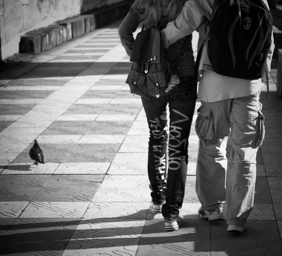 photo "про жизнь" tags: misc., black&white, street, love, people, голубь, жизнь, пара