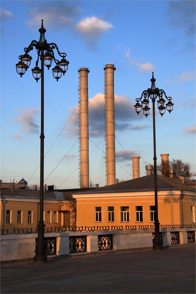 фото "Фонари и трубы" метки: архитектура, город, пейзаж, 
