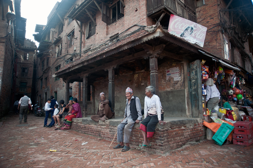 photo "1/200 of life in Bhaktapur" tags: travel, reporting, Asia