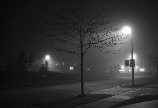 photo "Lonely in the Fog" tags: black&white, city, 