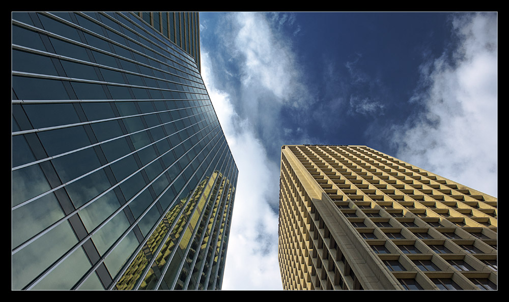 photo "Cloudy with structures" tags: architecture, landscape, 