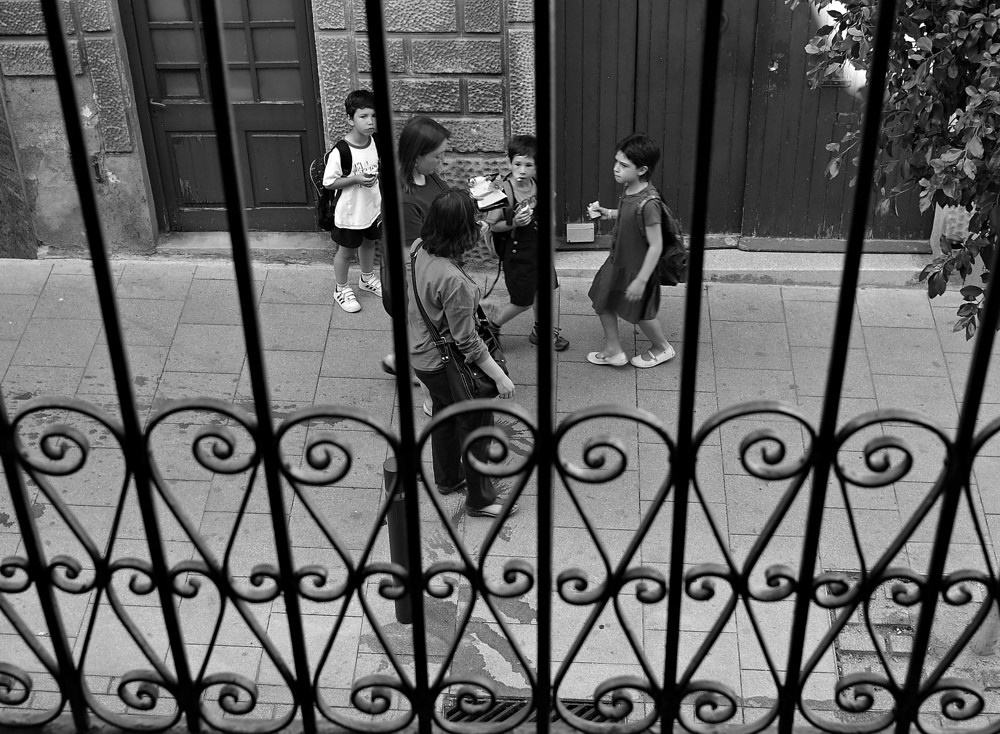 photo "***" tags: city, black&white, 