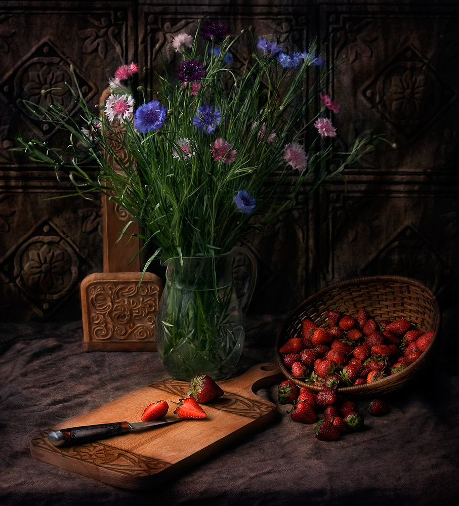 photo "Strawberry cornflower evening" tags: still life, 