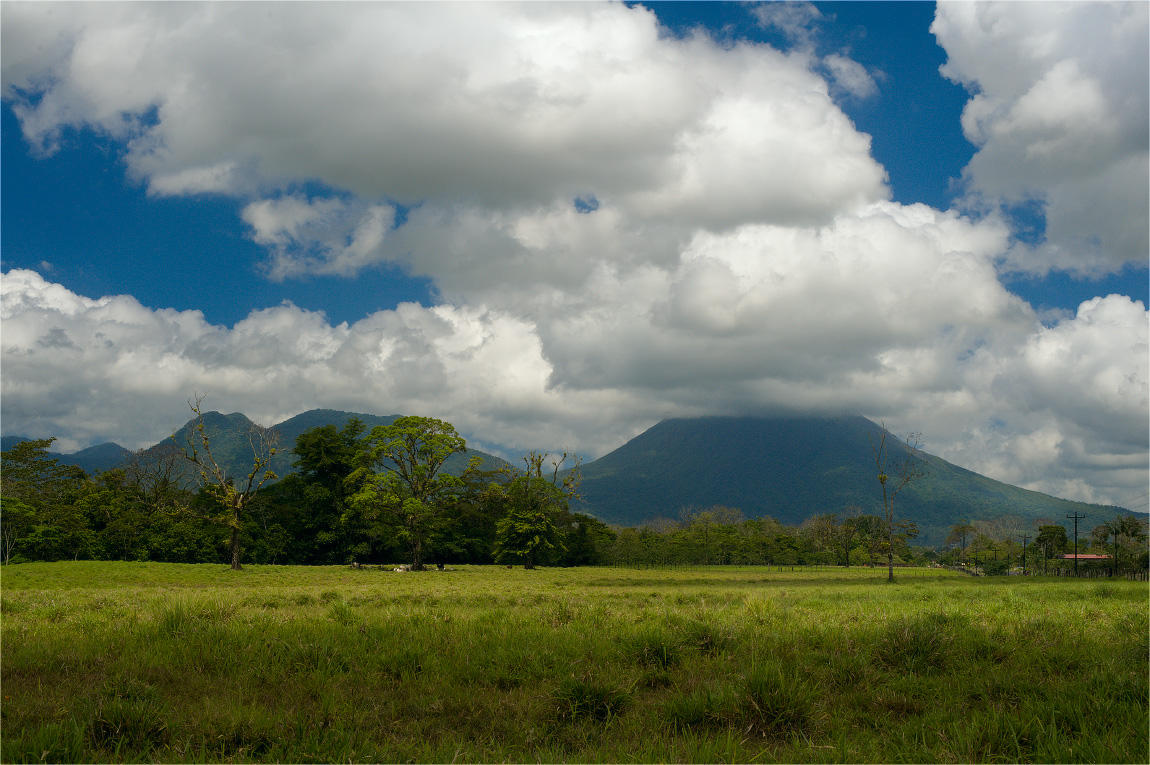 photo "Clouds over the Arenal" tags: landscape, clouds, mountains