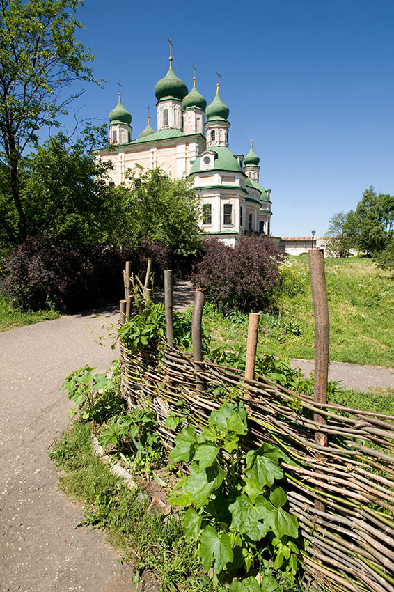 фото "За плетнем" метки: архитектура, пейзаж, 