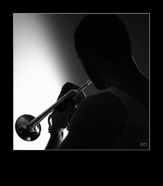 photo "midnight music" tags: portrait, black&white, 