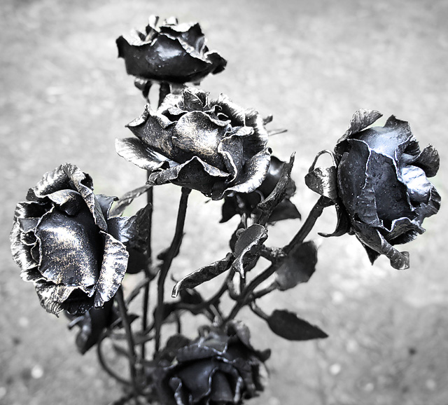 фото "Розы от кузнеца" метки: репортаж, натюрморт, 