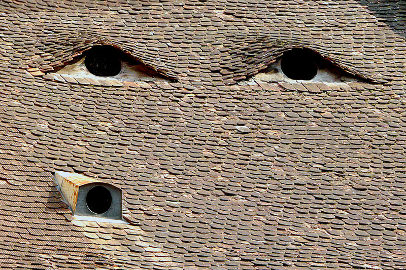 фото "House with three eyes" метки: архитектура, город, 