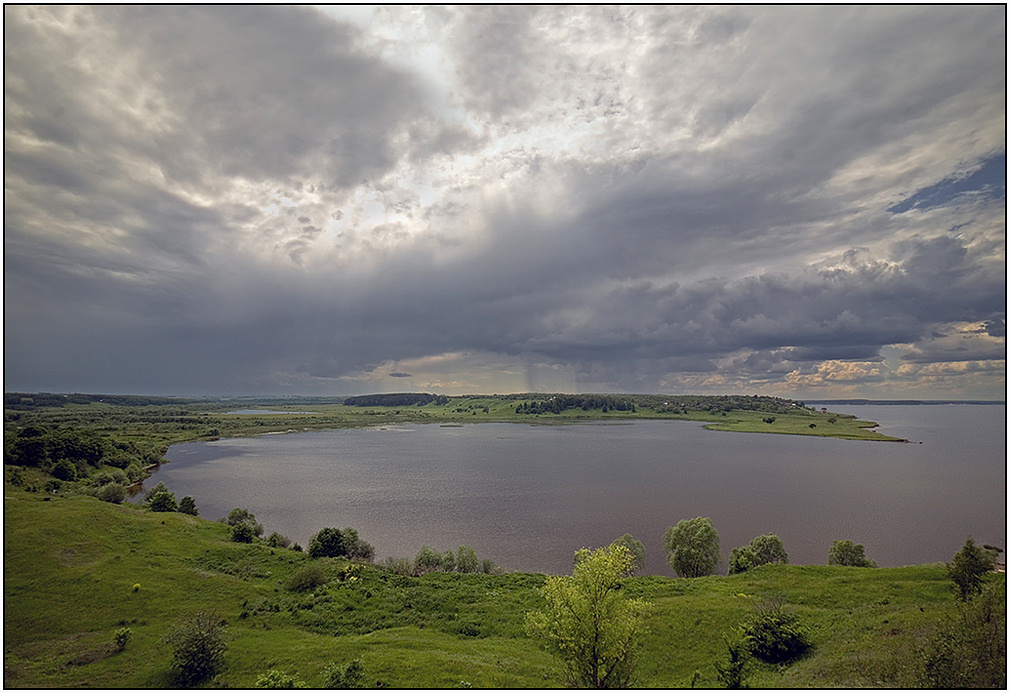 photo "Approach of a rain" tags: landscape, clouds, water