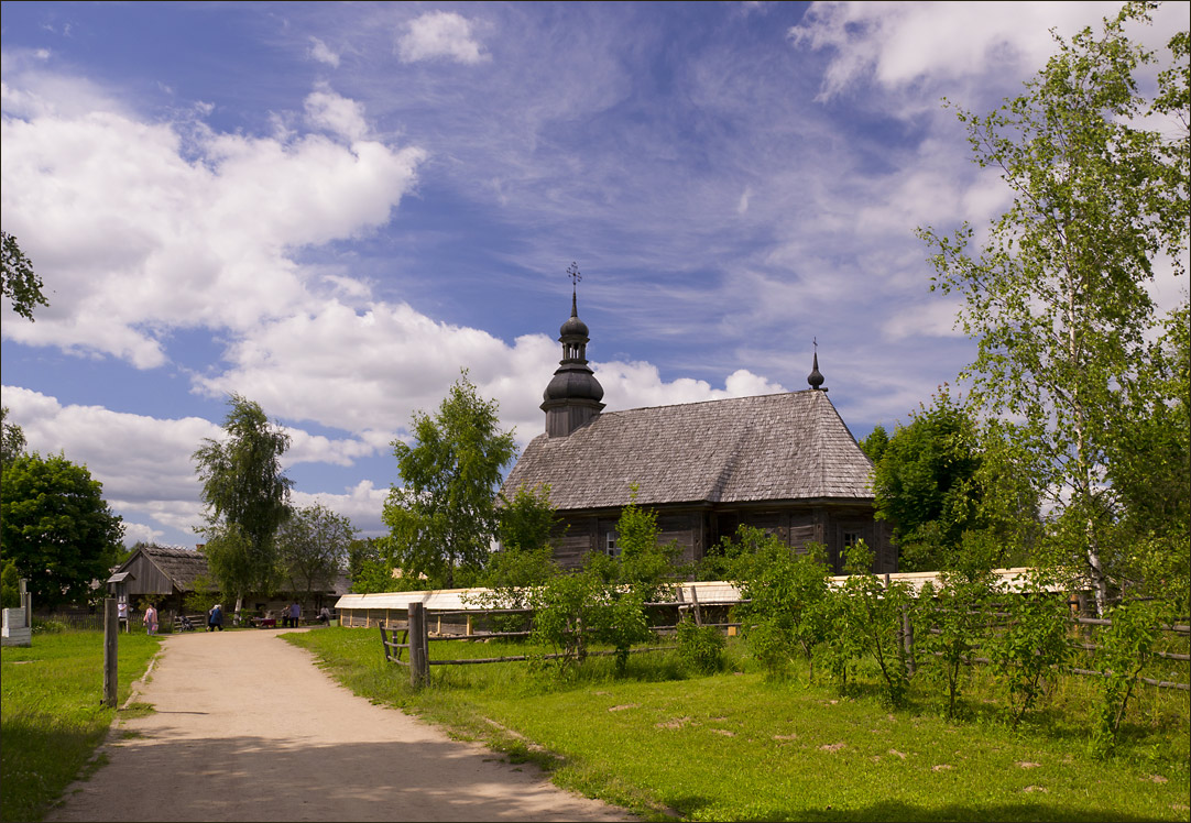 photo "One Summer Day in a Museum" tags: architecture, landscape, summer