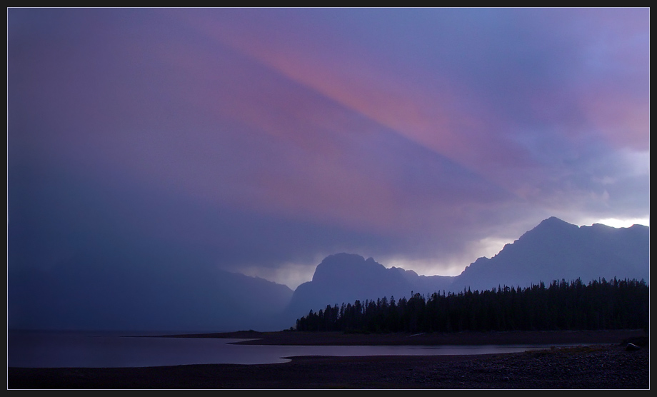 фото "Последний луч солнца во время грозы" метки: пейзаж, горы, закат