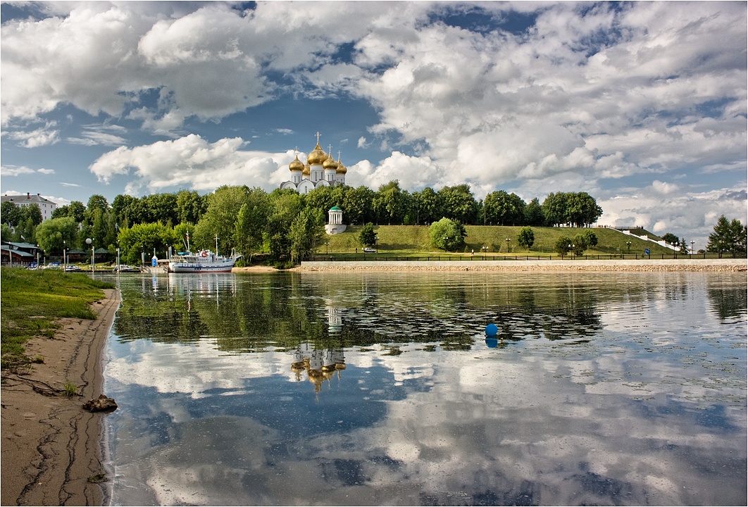 photo "***" tags: landscape, Yaroslavl, clouds, reflections, river, summer, temple, water