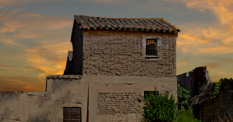 photo "Old house at twilight" tags: architecture, landscape, 