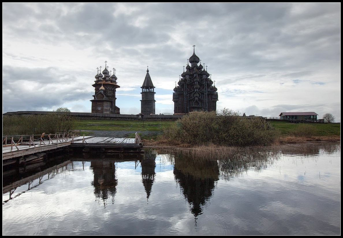 photo "old wooden church" tags: architecture, landscape, water