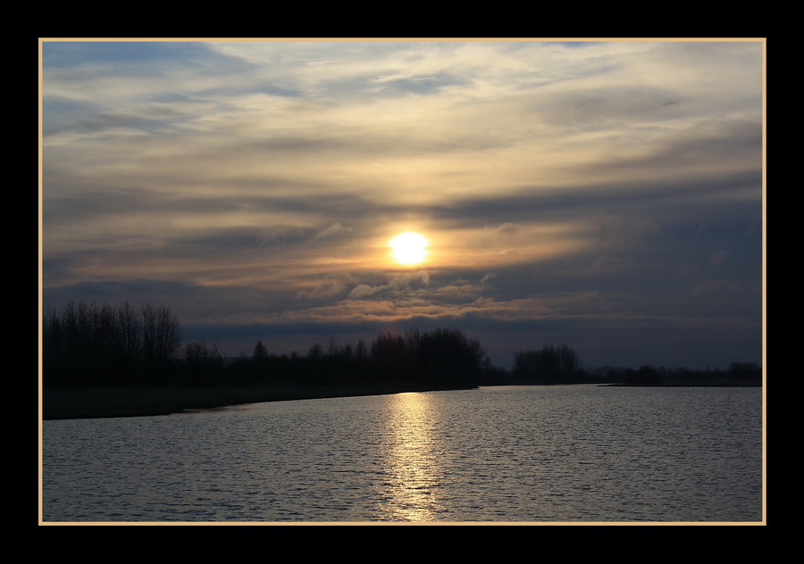 photo "****" tags: landscape, sunset, water