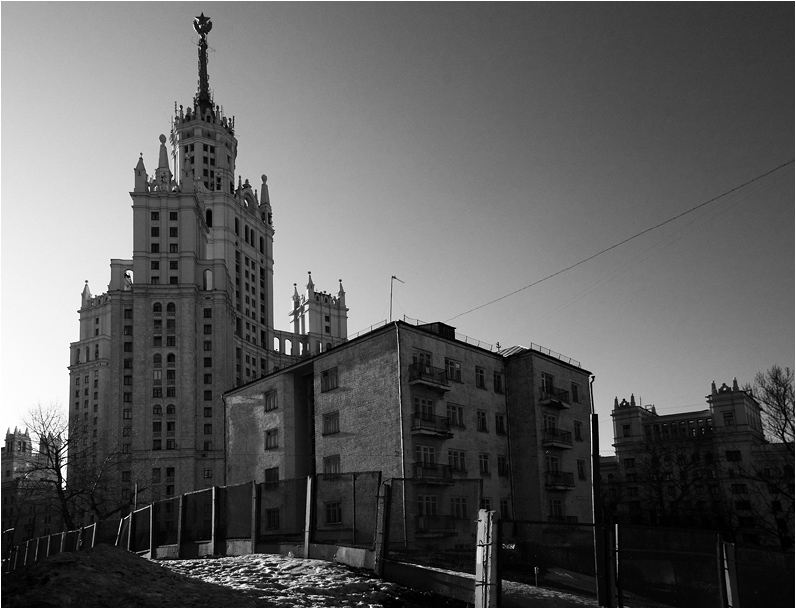photo "Giants and dwarfs" tags: city, 
