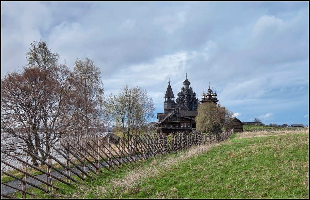 photo "old wooden church" tags: architecture, landscape, spring