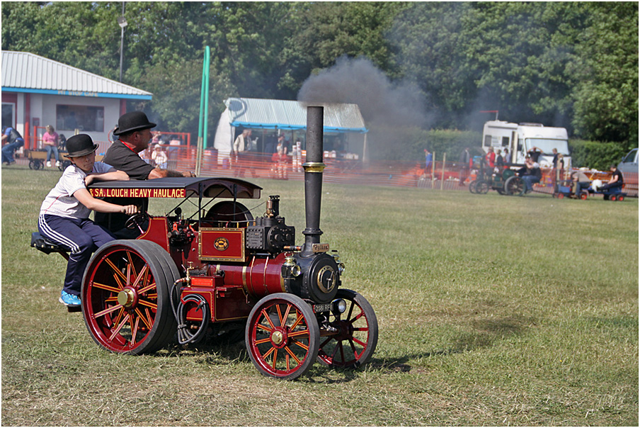 photo "Our steam locomotive flies  forward !" tags: technics, reporting, 