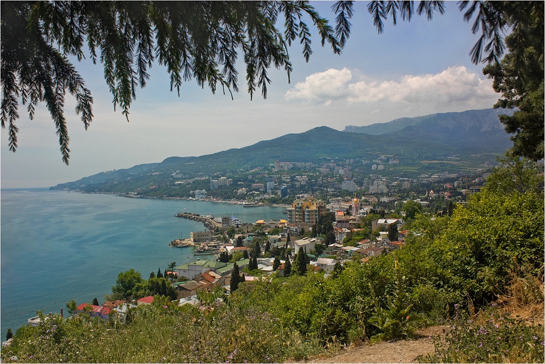 photo "***" tags: landscape, city, Crimea, building, mountains, sea, summer, water, Ялта