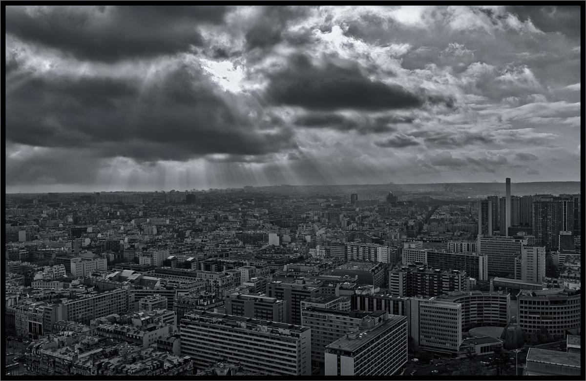 photo "Clouds over city" tags: architecture, landscape, clouds