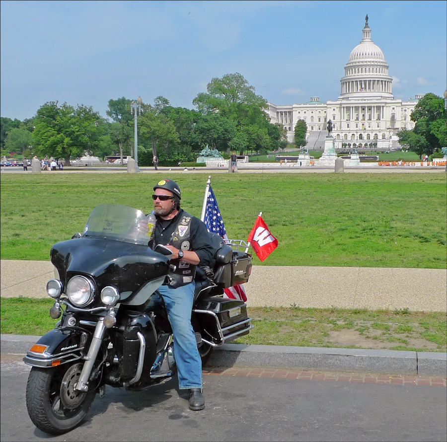 photo "Biker in the Nation's Capital" tags: genre, travel, North America