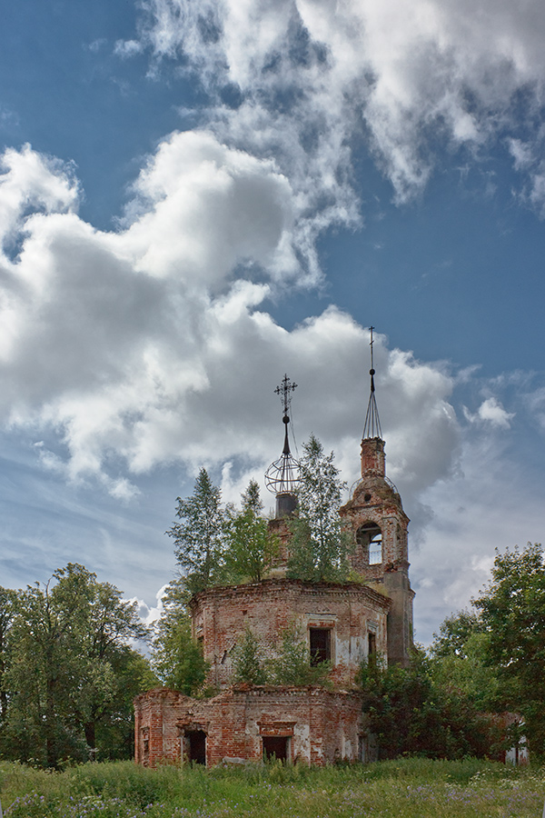 фото "Поросло..." метки: пейзаж, архитектура, лето