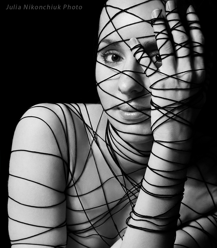 photo "THREADS" tags: portrait, abstract, woman