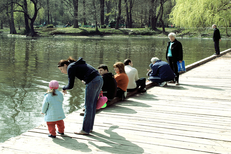 photo "Sunday April" tags: landscape, reporting, lake, park, people, spring