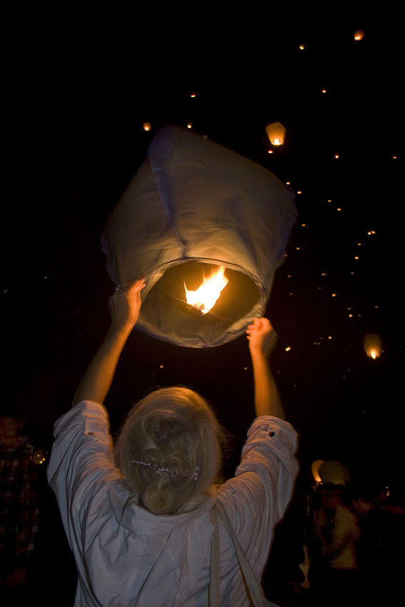 photo "lanterns on happiness" tags: genre, 