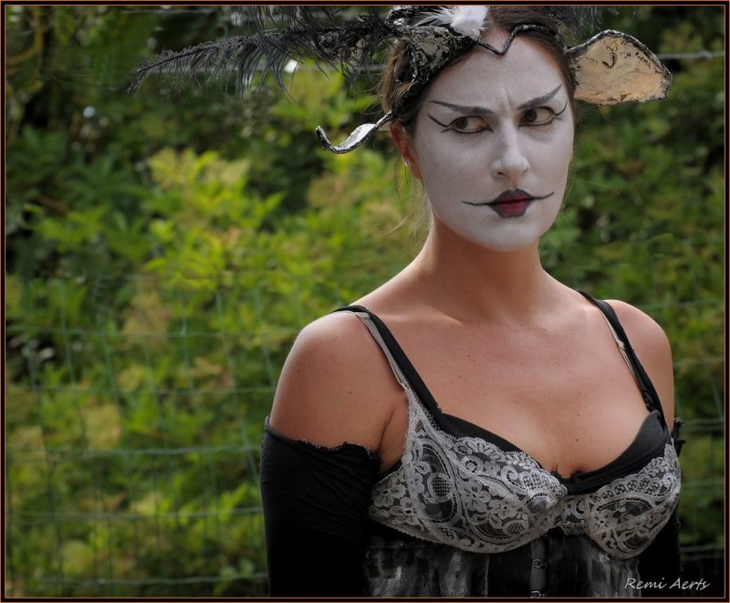 photo "not happy" tags: portrait, reporting, woman