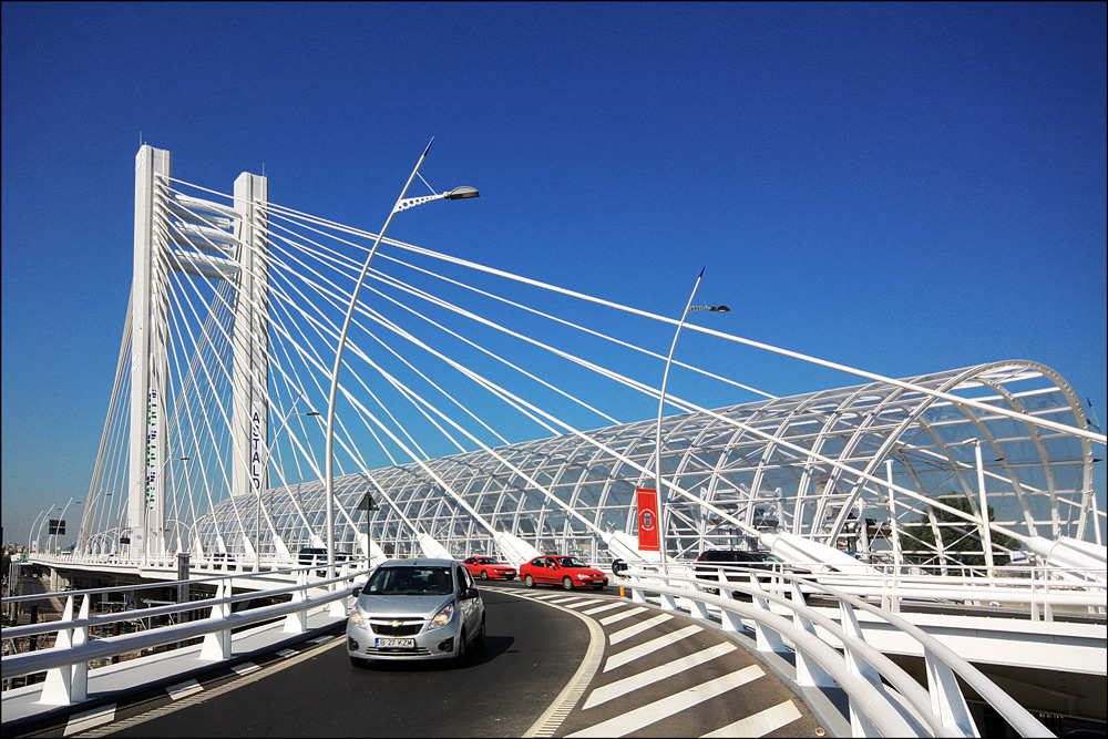 photo "Lines and curves" tags: architecture, city, landscape, Bucharest, bridge, road, sky