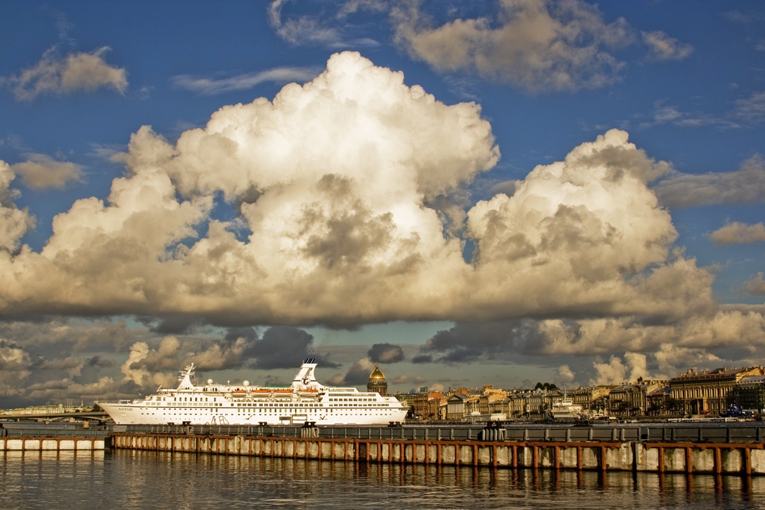 photo "Cloud" tags: landscape, city, clouds