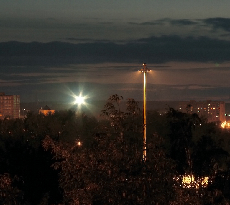 фото "НЛО над городом" метки: город, 