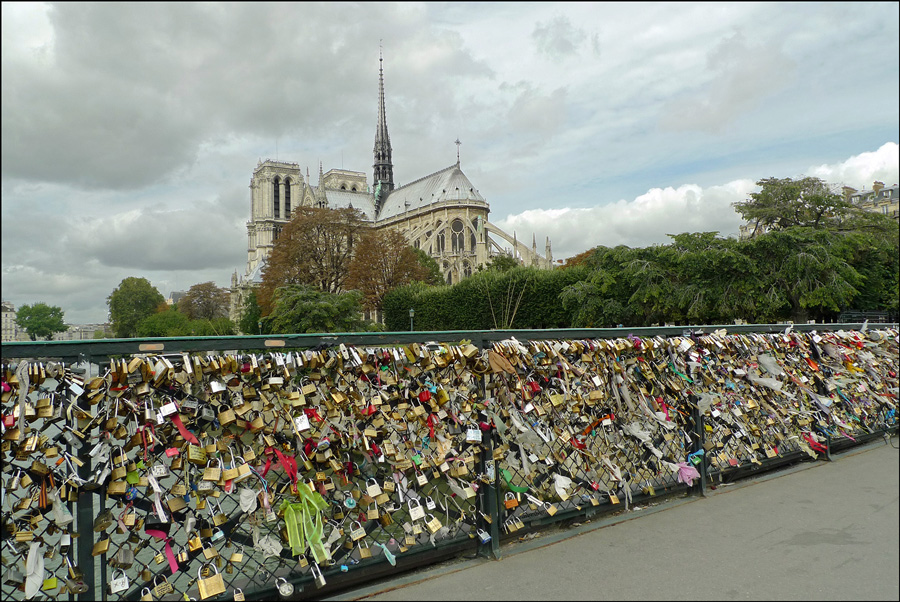 photo "Locks in perspective" tags: travel, Europe
