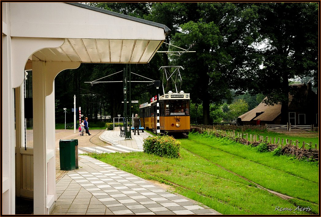 photo "tram station" tags: architecture, technics, landscape, 
