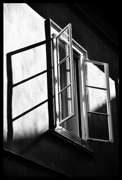 photo "Свет а окно" tags: black&white, 