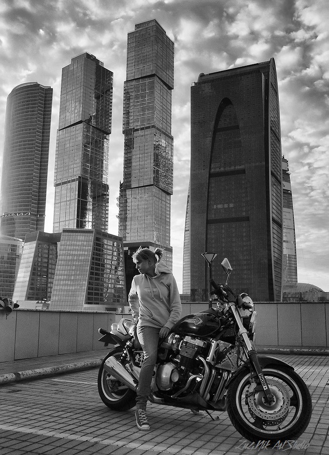 photo "***" tags: black&white, city, 