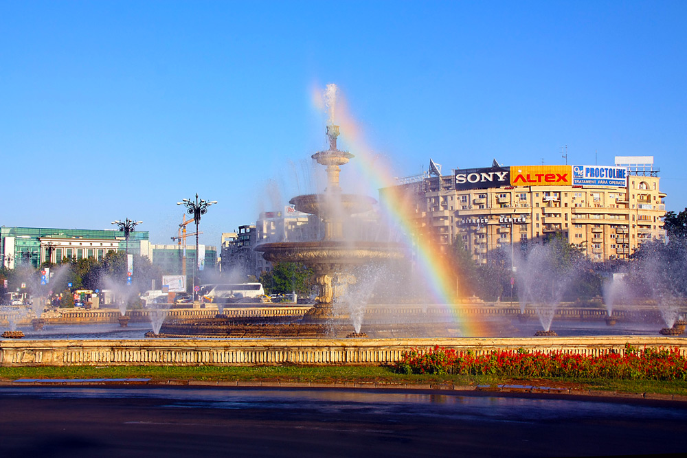 photo "Rainbow" tags: city, architecture, Bucharest