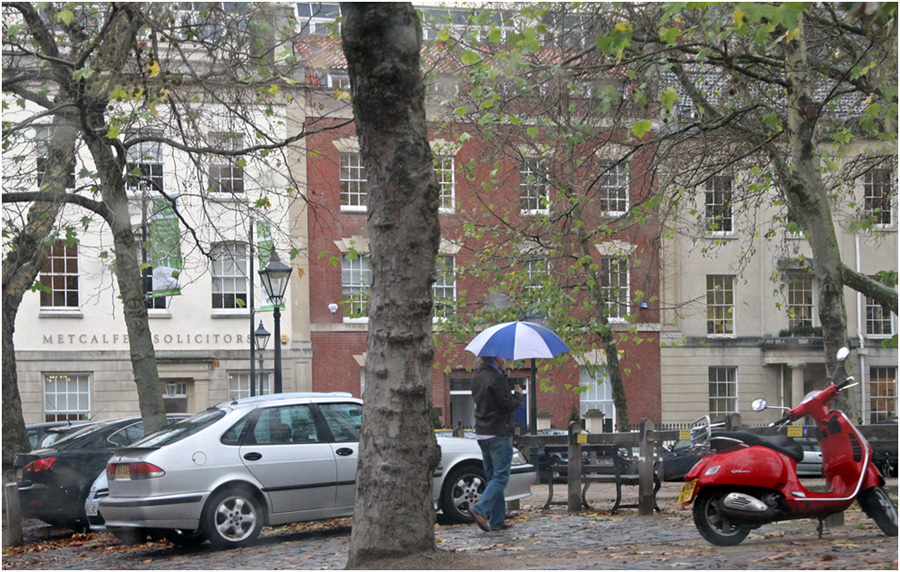 фото "Легкая осенняя дождливость." метки: город, репортаж, дерева, дождь