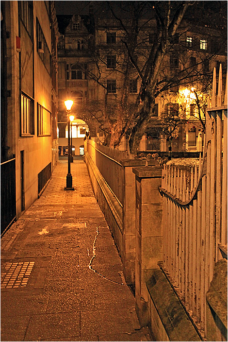 photo "Small  streets of the big city." tags: landscape, city, night