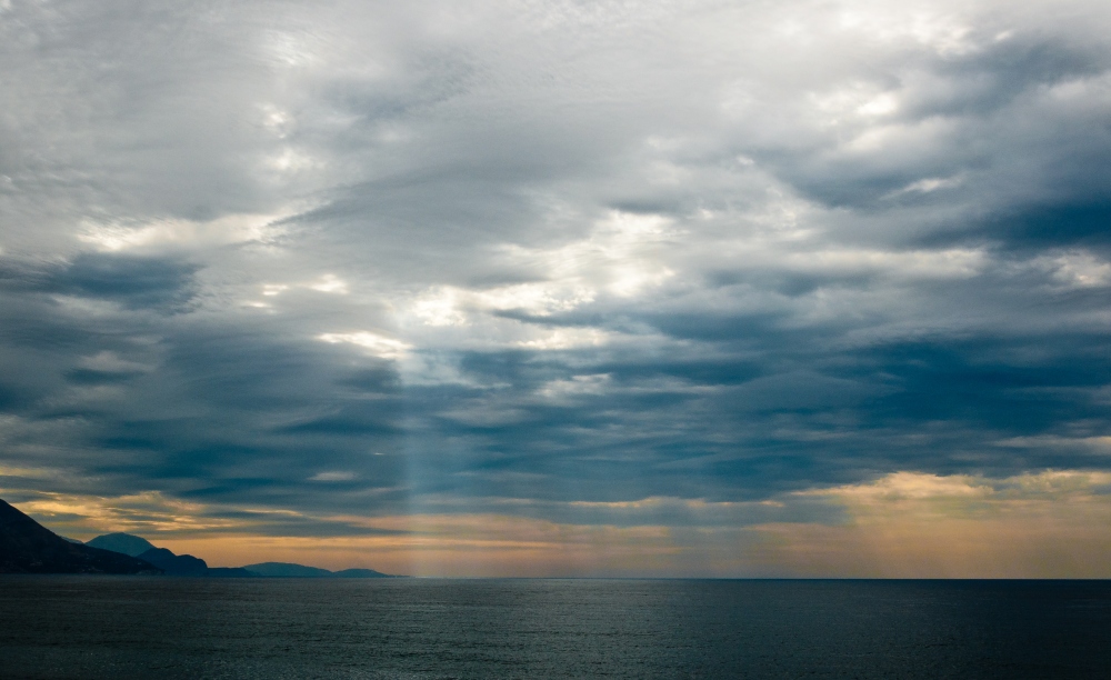 photo "It is coming..." tags: landscape, clouds, sunset