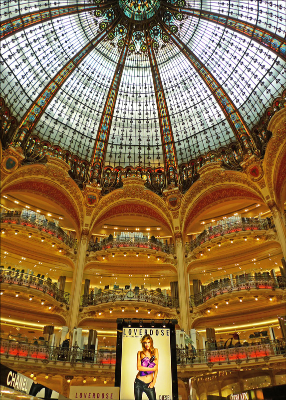 photo "The Icon in the Temple of Shopping" tags: interior, travel, Europe