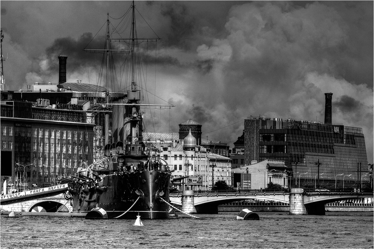 photo "Cruiser" tags: architecture, city, landscape, 