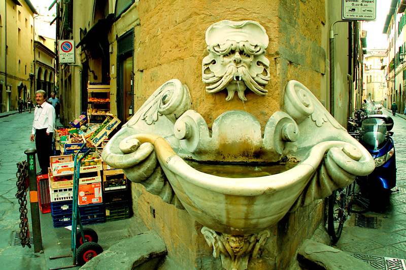 фото "Fountain on the corner" метки: путешествия, архитектура, пейзаж, Европа, улица