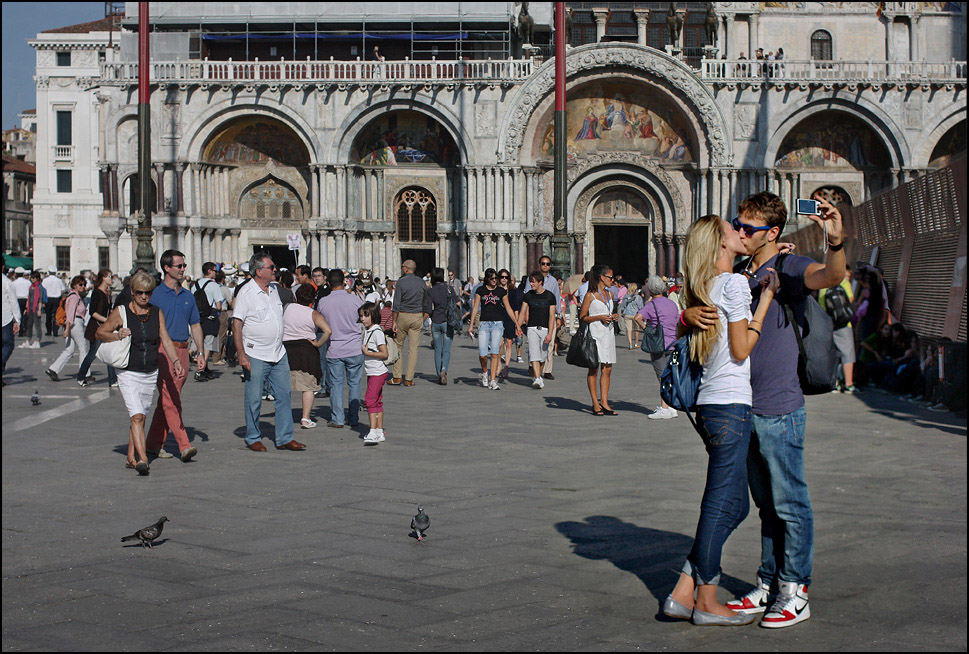 photo "The Stolen Kiss. Answer to Fragonard. 222 years later." tags: genre, 