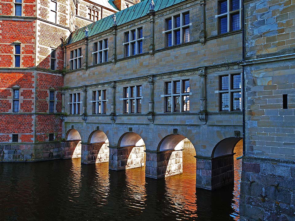 photo "Fredeiksborg Slot Detail Denmark" tags: architecture, reporting, landscape, 
