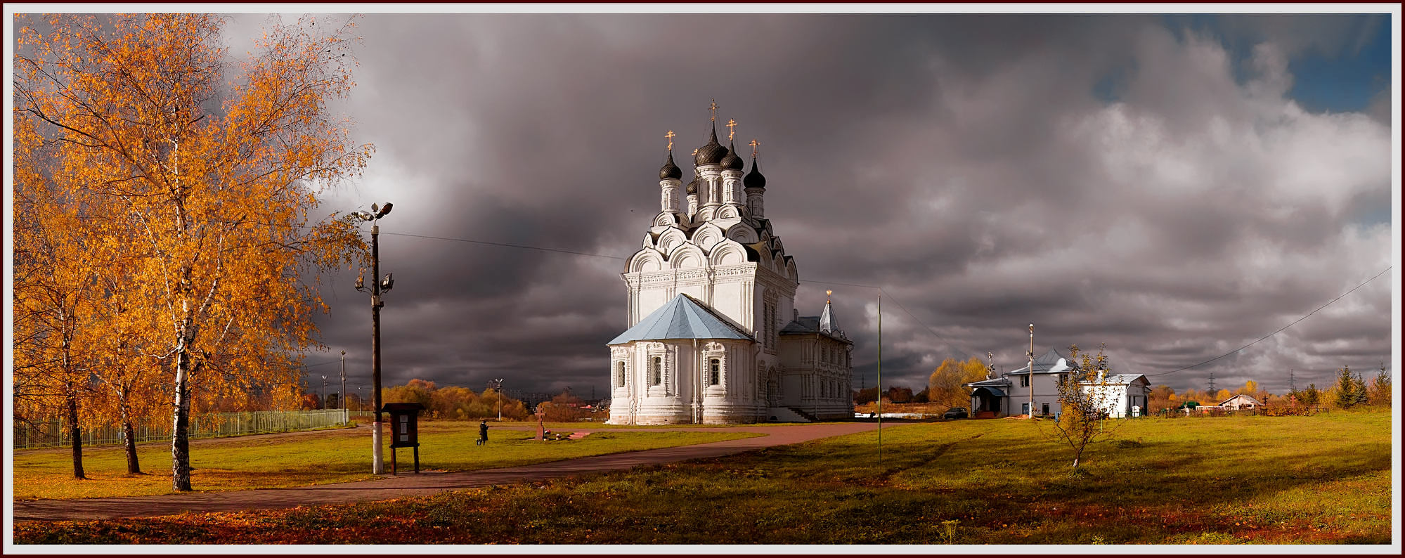 фото "Церковный двор" метки: панорама, 