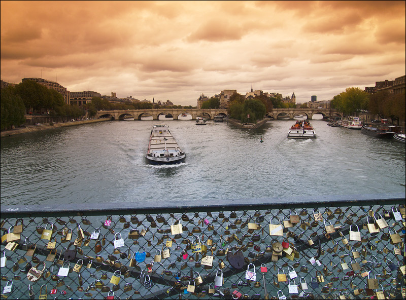 photo "Locked" tags: architecture, landscape, 